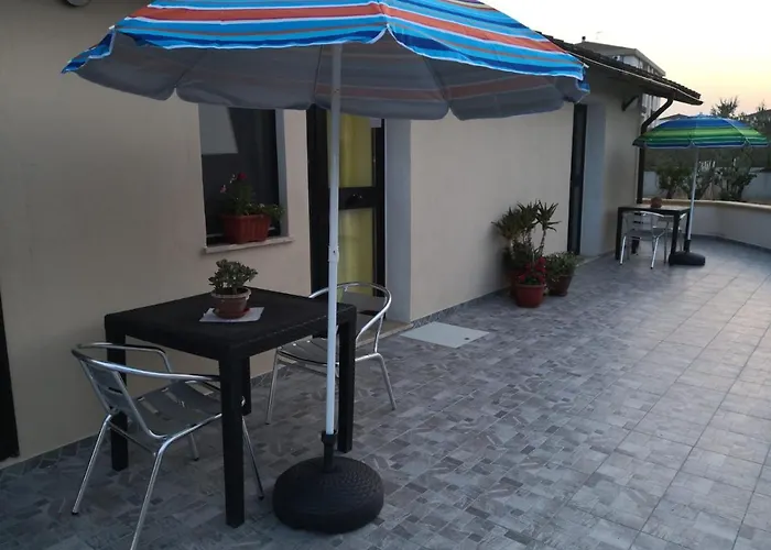 Calabria Matrimoniale 1 Per Al Mare Franca Сasa de vacaciones *